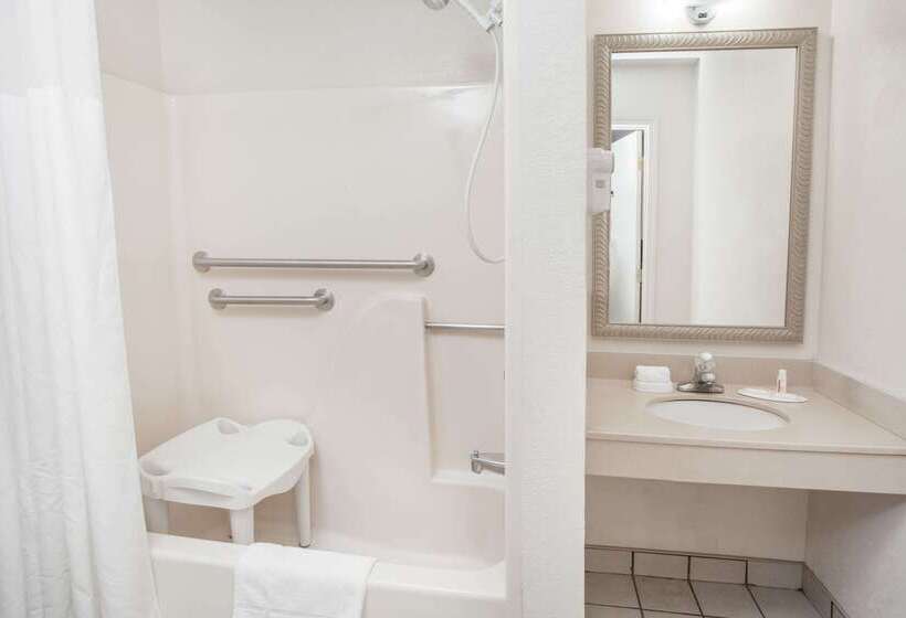 فندق Days Inn By Wyndham Fort Wayne