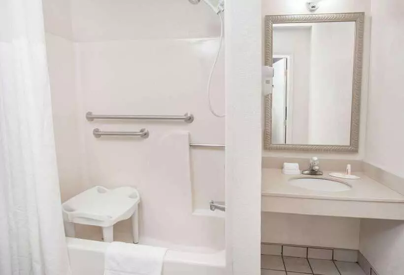 호텔 Days Inn By Wyndham Fort Wayne