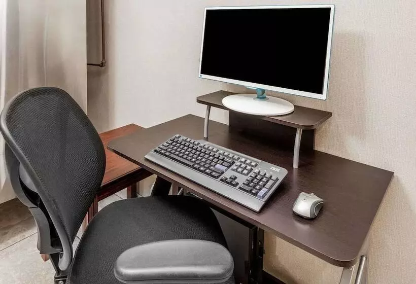 호텔 Days Inn By Wyndham Fort Wayne