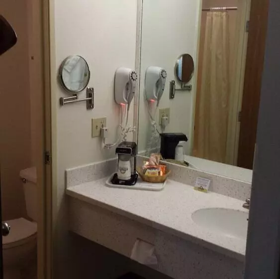 هتل Days Inn By Wyndham Great Falls