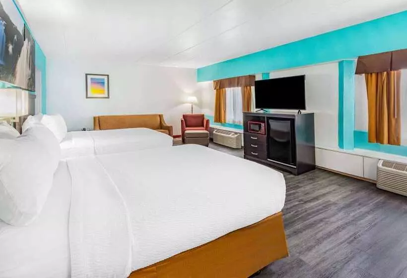 호텔 Days Inn By Wyndham Livonia Canton Detroit