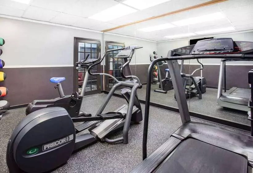 호텔 Days Inn By Wyndham Livonia Canton Detroit