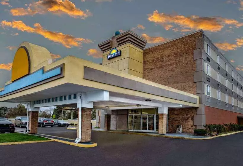 호텔 Days Inn By Wyndham Livonia Canton Detroit