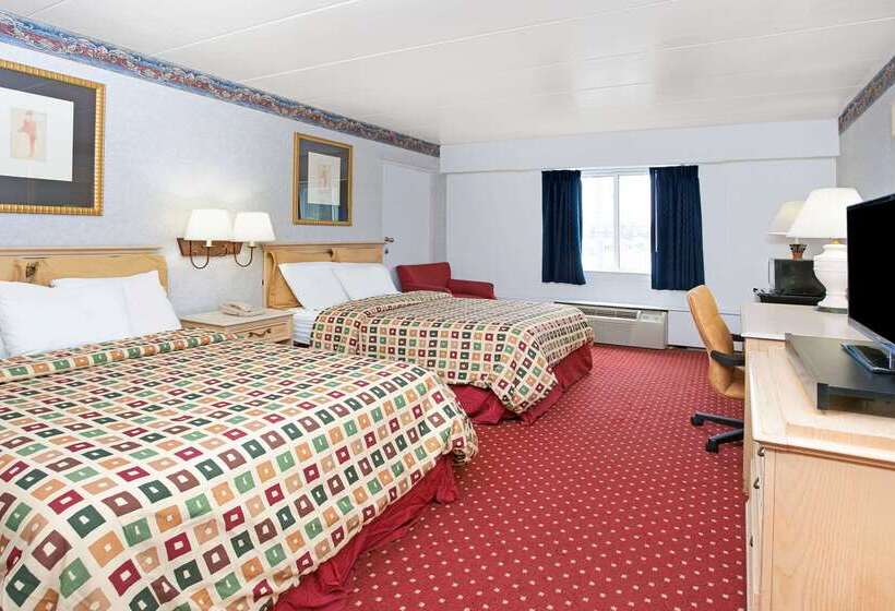 בית מלון כפרי Days Inn By Wyndham Livonia Canton Detroit