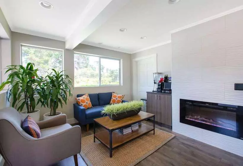 Отель Days Inn By Wyndham Montereyfisherman S Wharf Aquarium