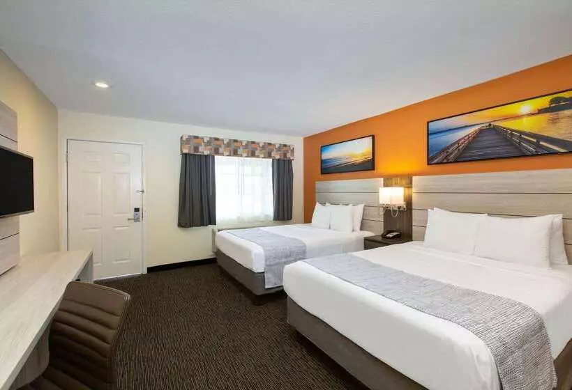 Отель Days Inn By Wyndham Montereyfisherman S Wharf Aquarium