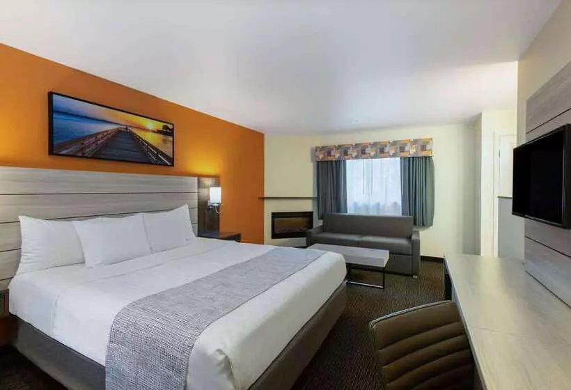 Отель Days Inn By Wyndham Montereyfisherman S Wharf Aquarium