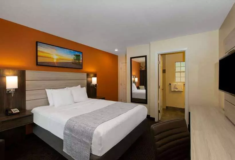 Отель Days Inn By Wyndham Montereyfisherman S Wharf Aquarium