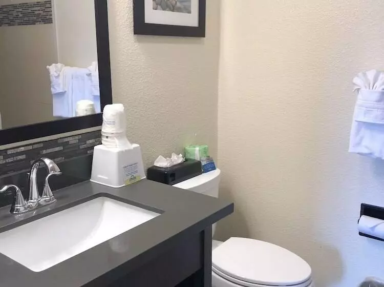 Отель Days Inn By Wyndham Montereyfisherman S Wharf Aquarium