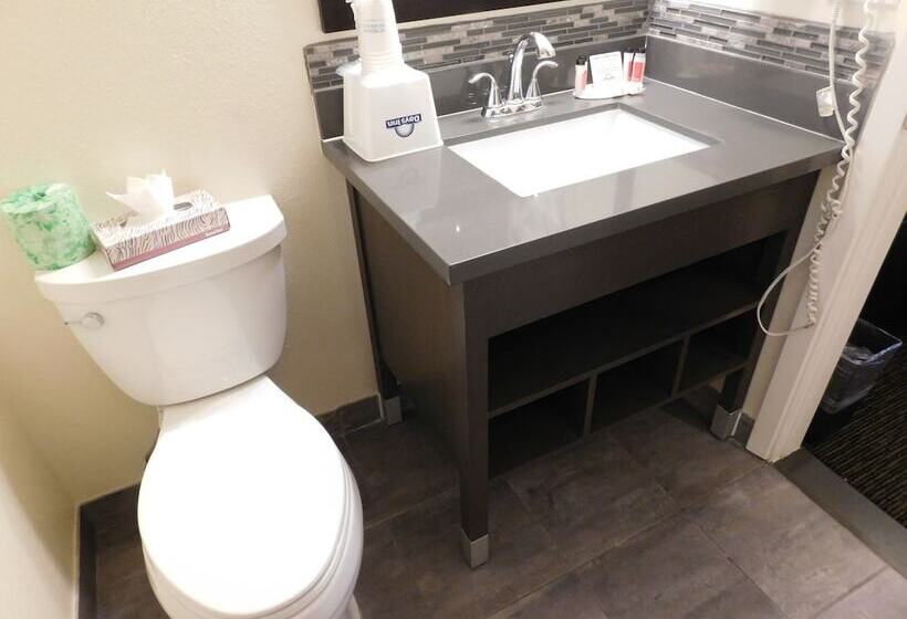 فندق Days Inn By Wyndham Montereyfisherman S Wharf Aquarium