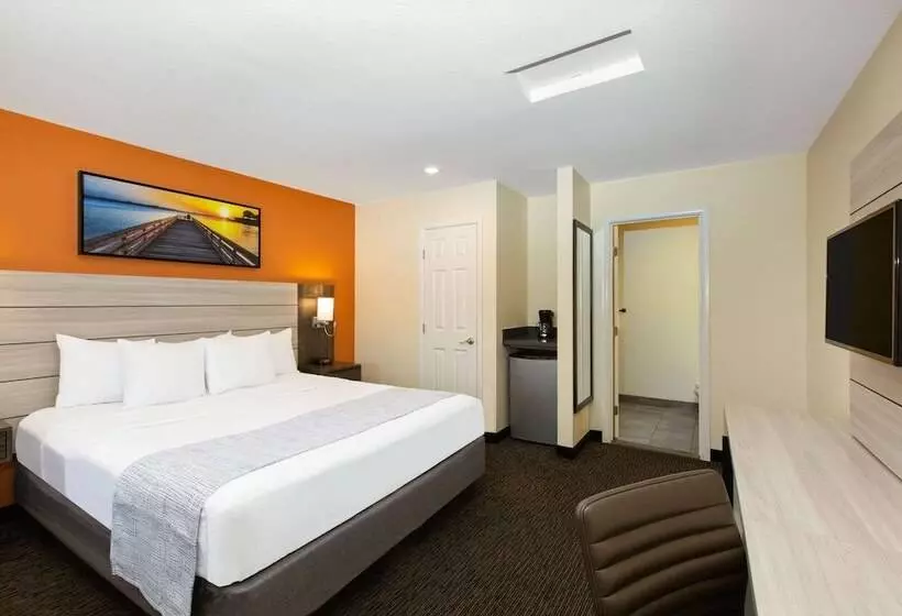Отель Days Inn By Wyndham Montereyfisherman S Wharf Aquarium