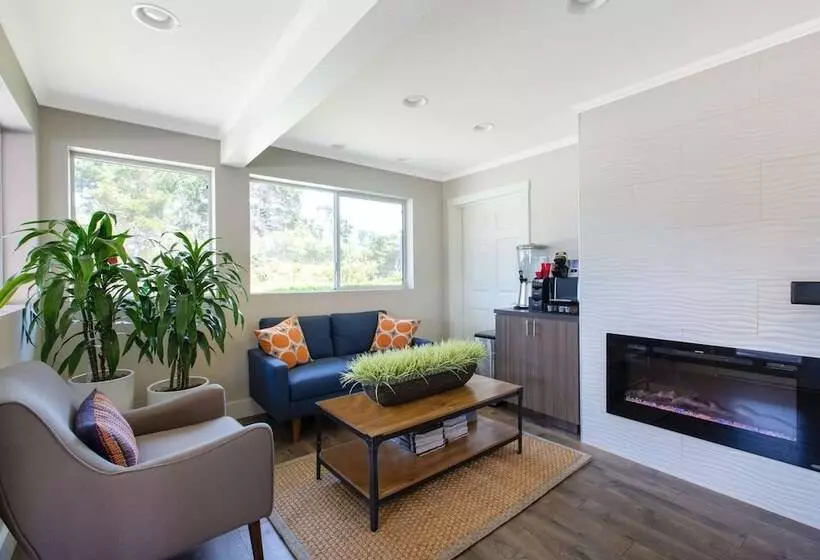 Отель Days Inn By Wyndham Montereyfisherman S Wharf Aquarium