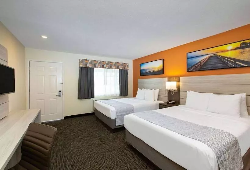 Отель Days Inn By Wyndham Montereyfisherman S Wharf Aquarium