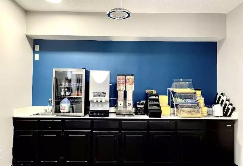 Отель Days Inn By Wyndham North Little Rock Maumelle