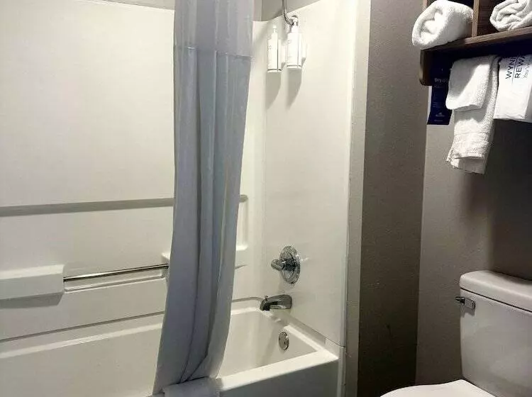 Отель Days Inn By Wyndham North Little Rock Maumelle