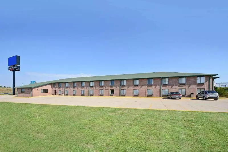 호텔 Days Inn By Wyndham Ozark Springfield