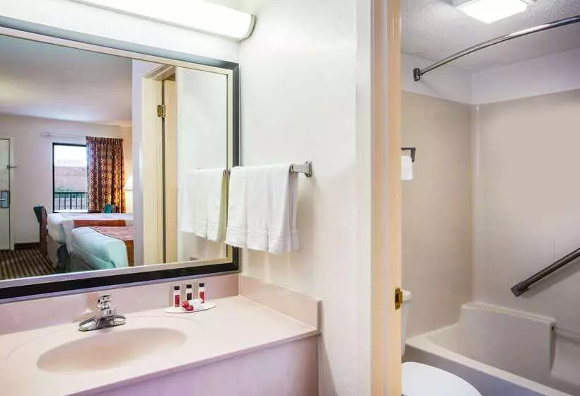 هتل Howard Johnson By Wyndham Panama City