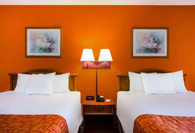 هتل Howard Johnson By Wyndham Panama City