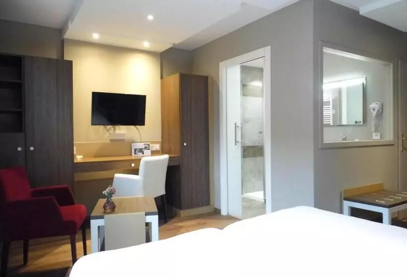 Отель Hôtel Les Bergeronnettes