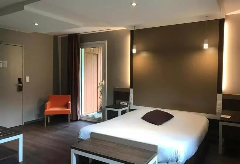 Отель Hôtel Les Bergeronnettes