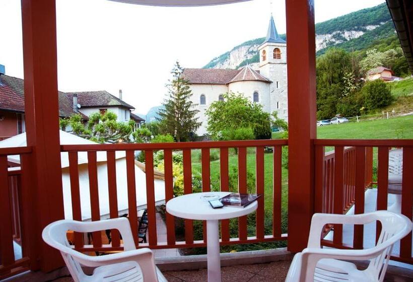 Отель Hôtel Les Bergeronnettes