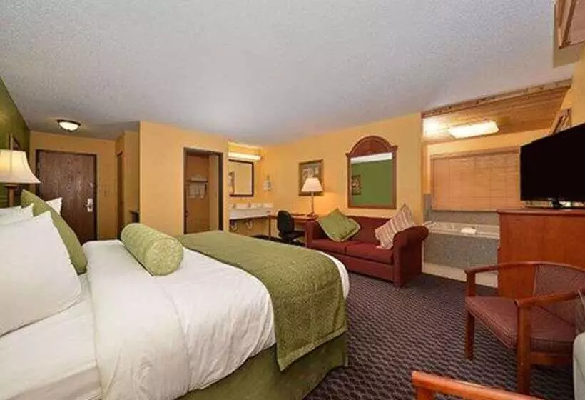 Отель Quality Inn & Suites Grinnell Near University