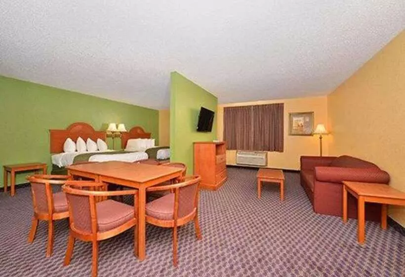 Отель Quality Inn & Suites Grinnell Near University
