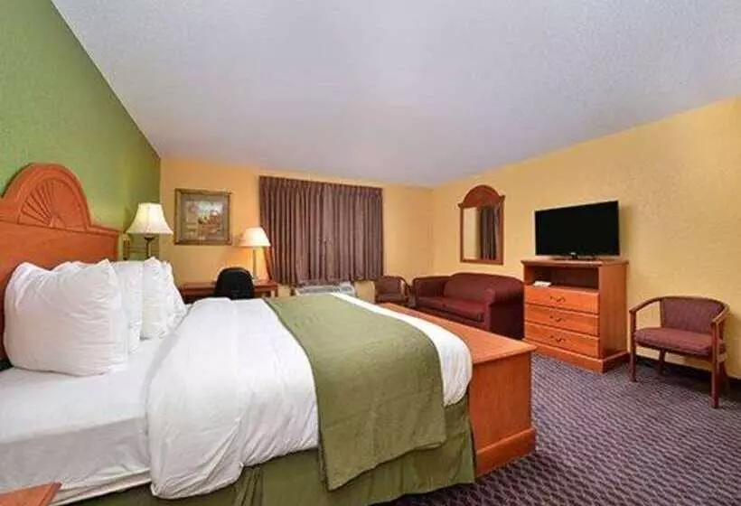 Отель Quality Inn & Suites Grinnell Near University