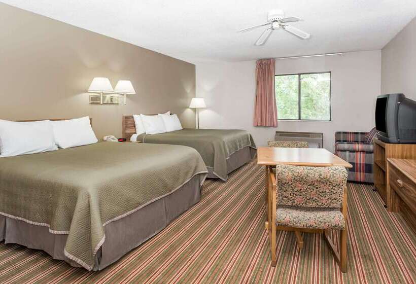 Отель Travelodge By Wyndham Longmont