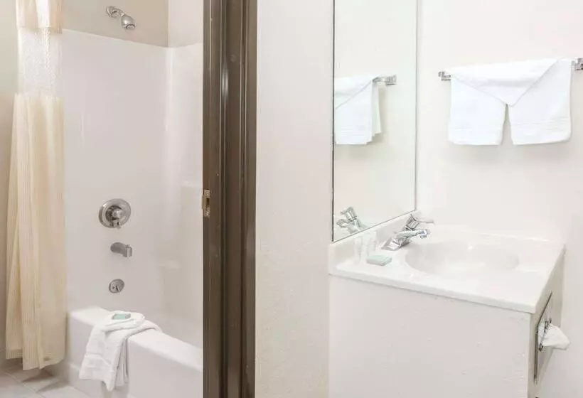 호텔 Travelodge By Wyndham Longmont