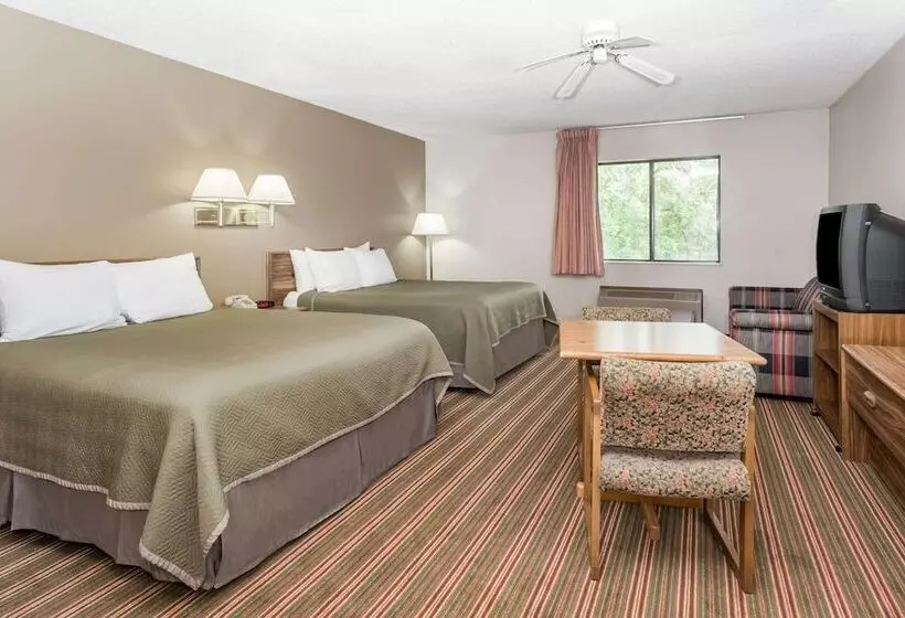 호텔 Travelodge By Wyndham Longmont