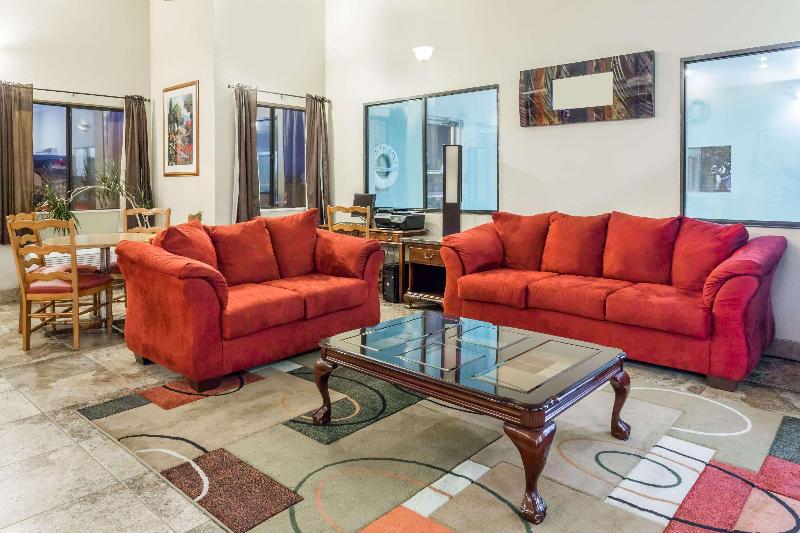 Отель Travelodge By Wyndham Longmont