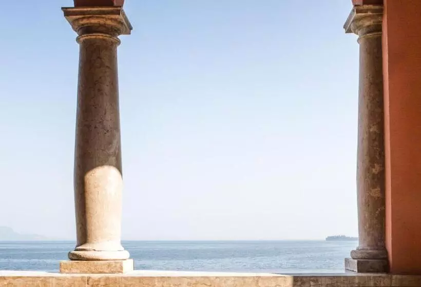 ホテル Villa Fiordaliso