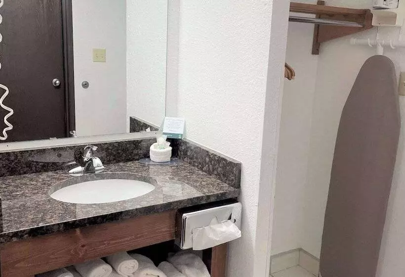 モーテル Quality Inn