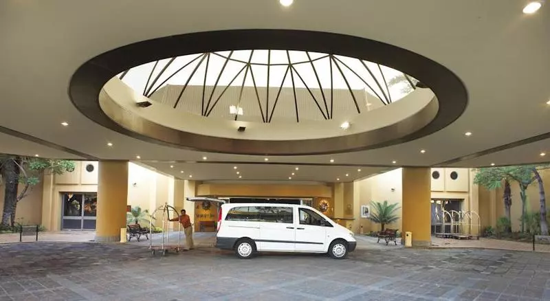 Курорт The Sun City Hotel