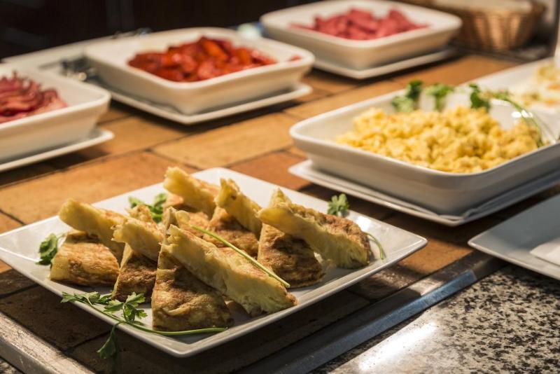 هتل Abba Xalet Suites