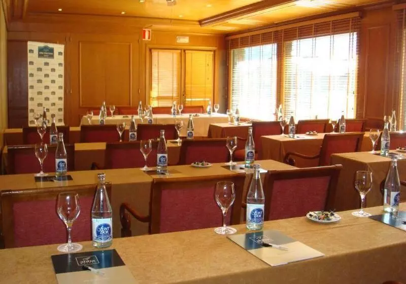 Отель Abba Xalet Suites