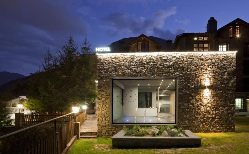 هتل Abba Xalet Suites