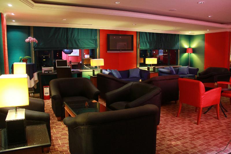 בית מלון כפרי Aryaduta Makassar