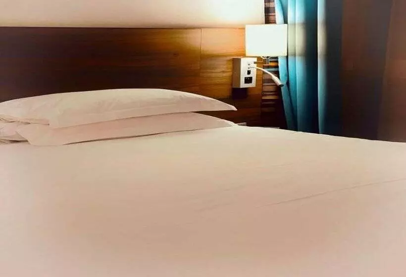 ホテル Holiday Inn Paris Montmartre, An Ihg