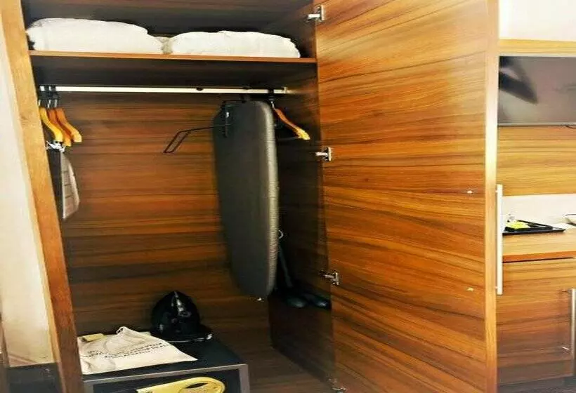 ホテル Holiday Inn Paris Montmartre, An Ihg