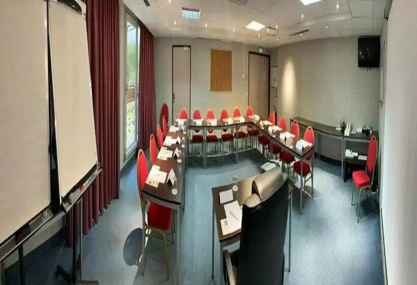 ホテル Holiday Inn Paris Montmartre, An Ihg