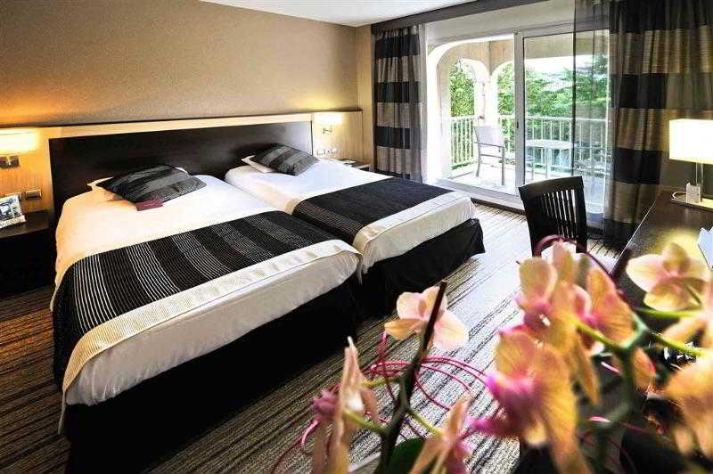 هتل Hôtel Mercure Rouen Centre Champdemars