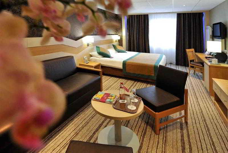 هتل Hôtel Mercure Rouen Centre Champdemars