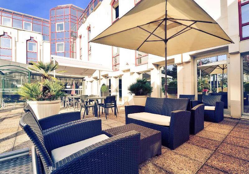 هتل Hôtel Mercure Rouen Centre Champdemars