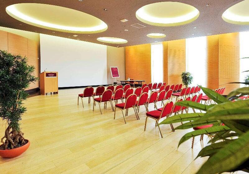 هتل Hôtel Mercure Rouen Centre Champdemars