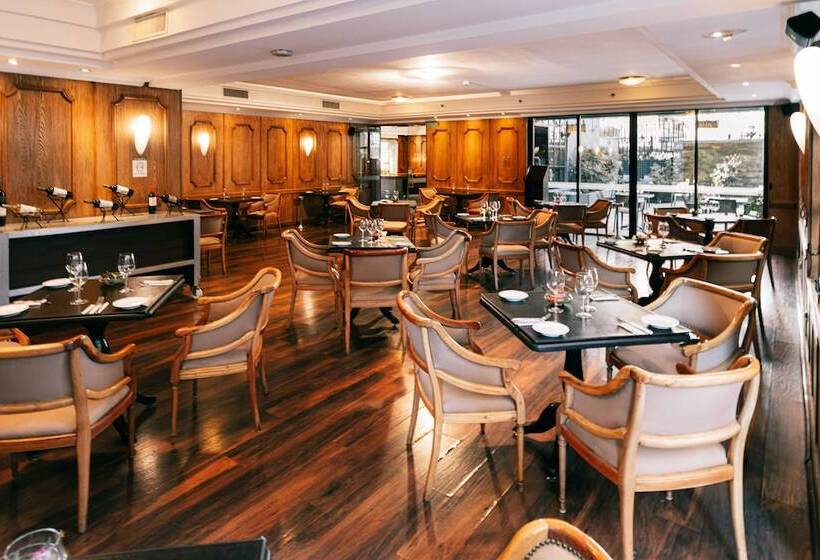 فندق Wyndham Garden Santiago Kennedy