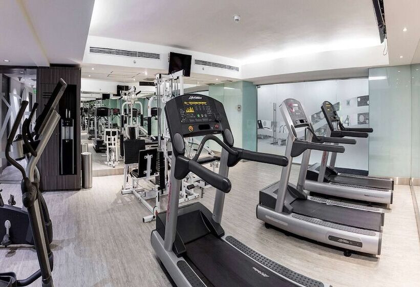 فندق Wyndham Garden Santiago Kennedy