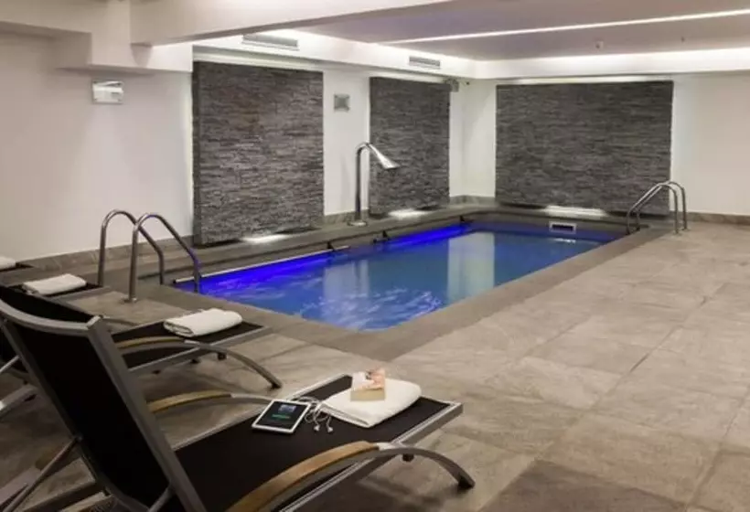 酒店 Wyndham Garden Santiago Kennedy