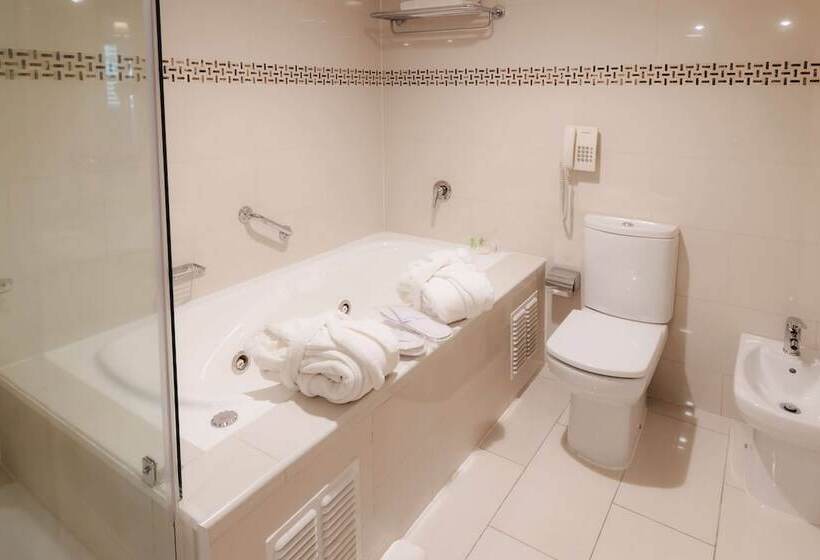 فندق Wyndham Garden Santiago Kennedy